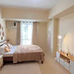 Cozy Boho Studio Inside It Park